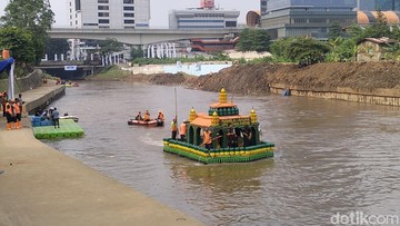## Wisata Edukasi di Ciliwung: Mengungkap Rahasia Sungai