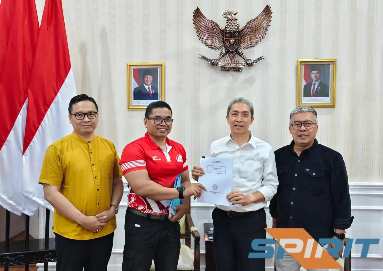 Melayani Masyarakat dengan Transparan