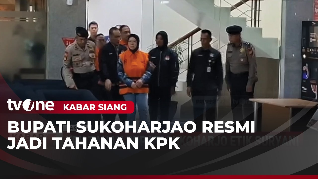 KPK Tahan Bupati Sukoharjo Etik Suryani | Kabar Siang